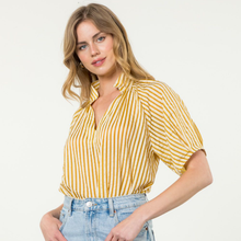  Seersucker Puff Sleeve Top