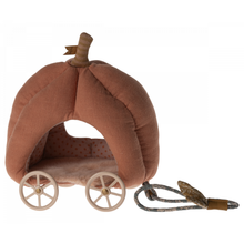  Pumpkin Carriage, Mouse